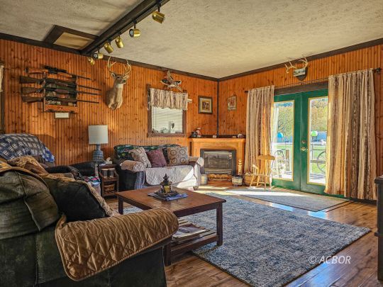 154 Lincoln Pike