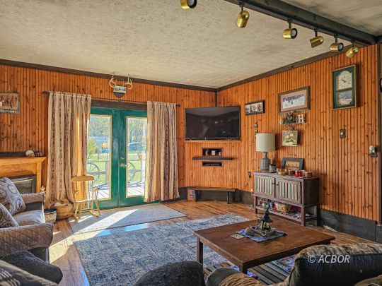 154 Lincoln Pike