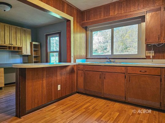 112 Burnett Extension