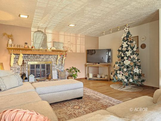 1294 Kemper Hollow