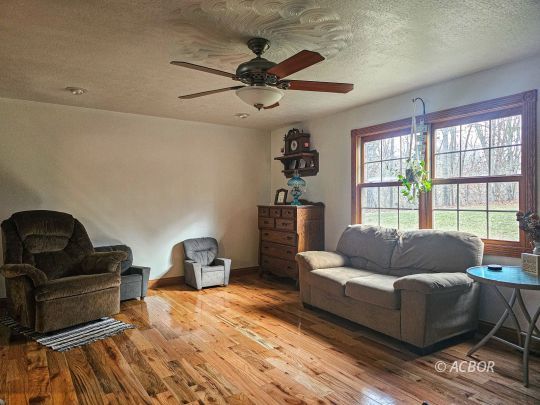 34170 Martindill Rd.