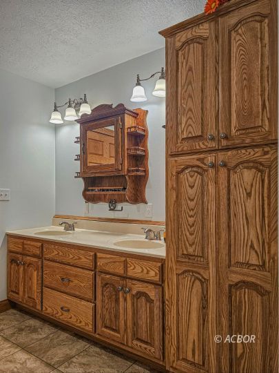 34170 Martindill Rd.