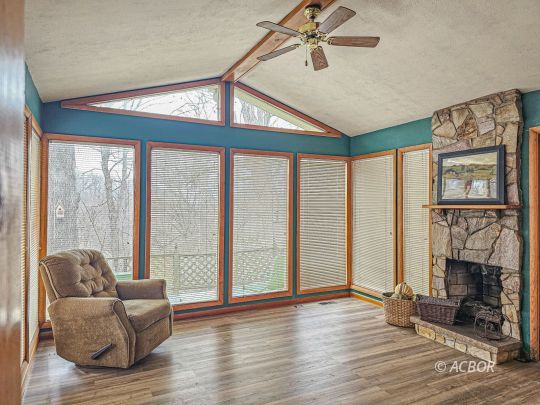 174 Sanders Dr
