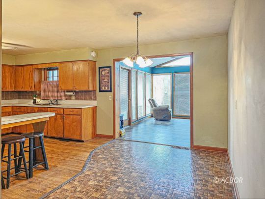 174 Sanders Dr