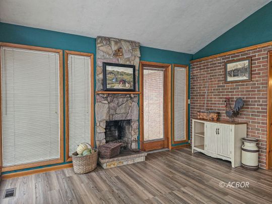 174 Sanders Dr