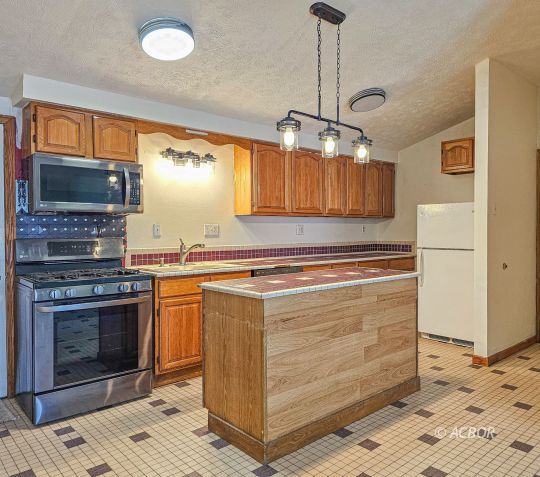 66 Pinecrest Dr.