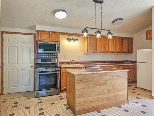 66 Pinecrest Dr.