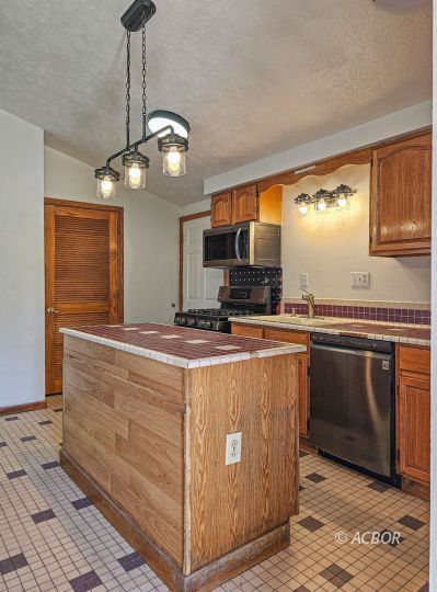 66 Pinecrest Dr.
