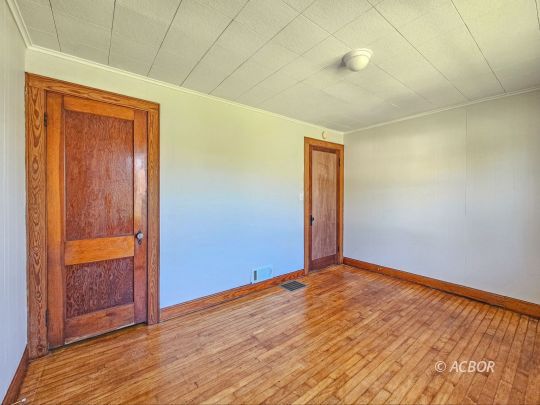 395 Vale Rd.