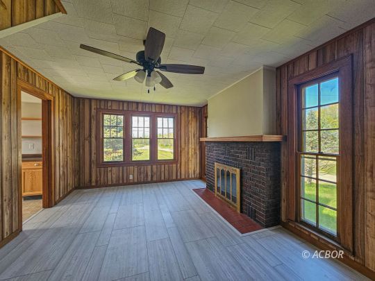 395 Vale Rd.