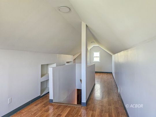 395 Vale Rd.