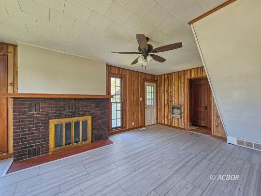 395 Vale Rd.