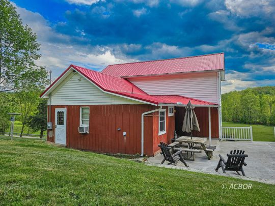 3202 Raccoon Rd.