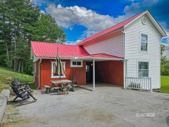 3202 Raccoon Rd.
