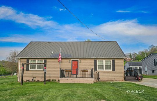48 Lincoln Pike