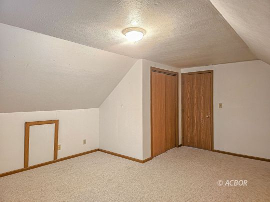 48 Lincoln Pike