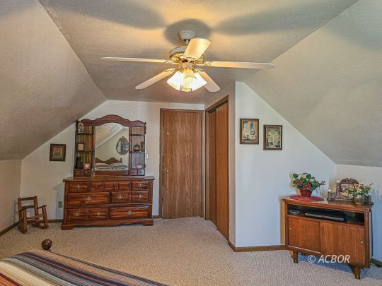 48 Lincoln Pike
