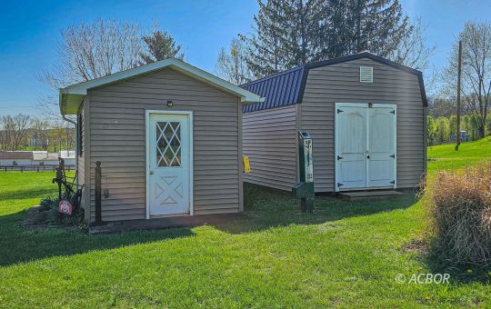 48 Lincoln Pike