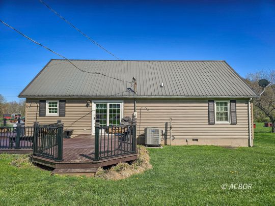 48 Lincoln Pike