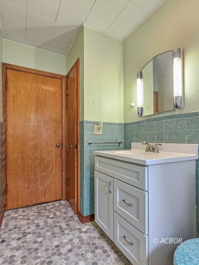 234 Honeysuckle Dr.