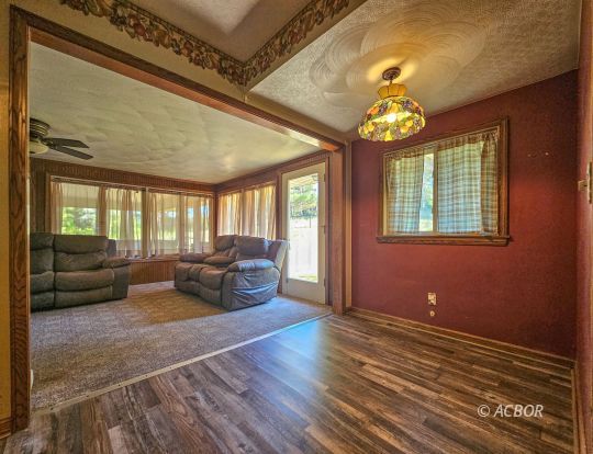107 Buhl Morton Rd