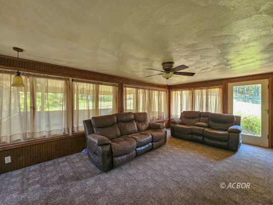 107 Buhl Morton Rd