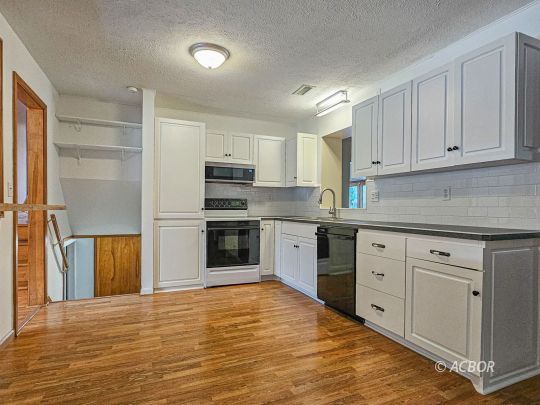 182 Brentwood Dr