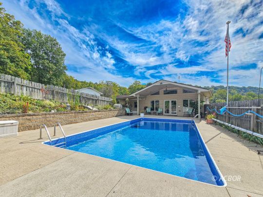 182 Brentwood Dr