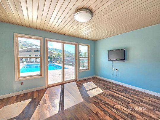182 Brentwood Dr