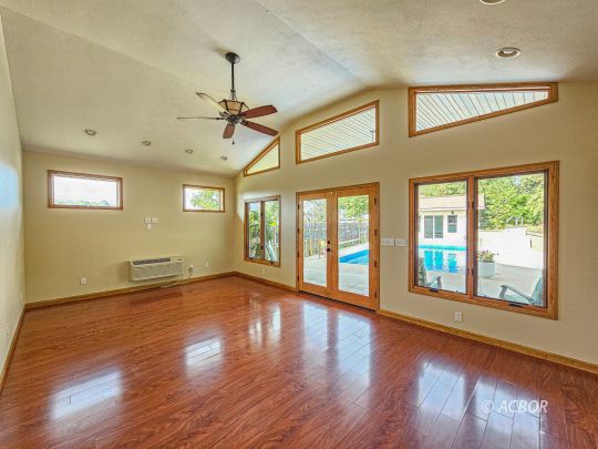 182 Brentwood Dr