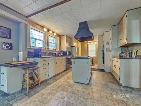 334 Third Ave