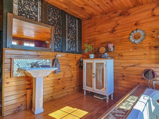 1176 Tick Ridge Rd