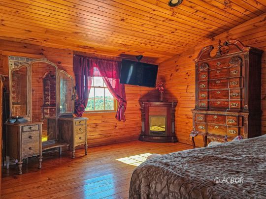 1176 Tick Ridge Rd