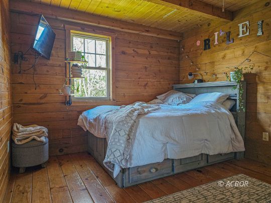 1176 Tick Ridge Rd