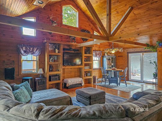 1176 Tick Ridge Rd