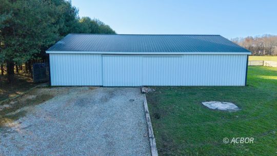 370 Bostic