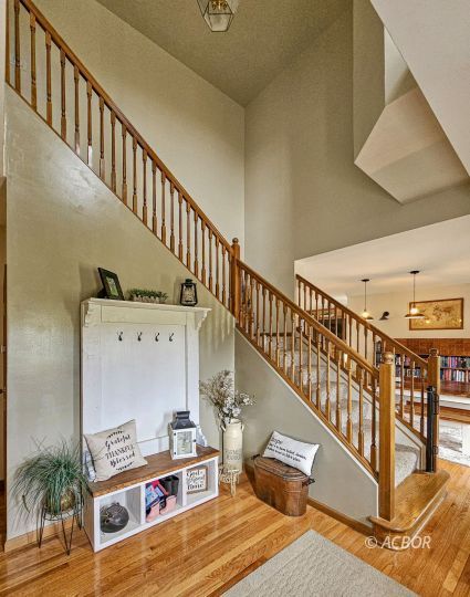 370 Bostic