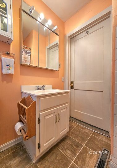 103 Bastiani Dr