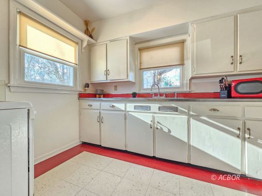 15 Vine St