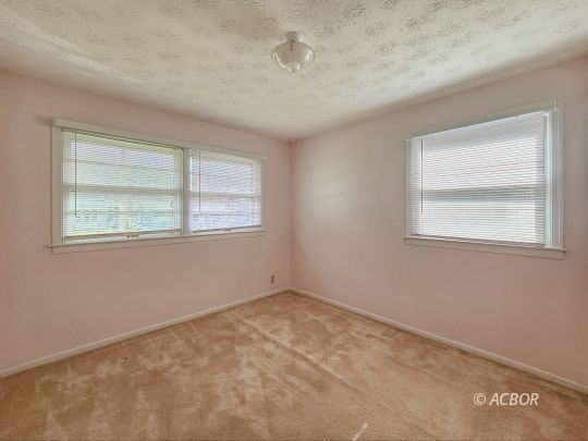 135 Florence Ave