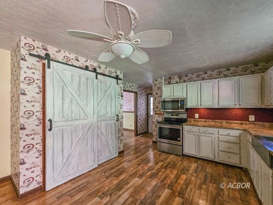 2986 Summit