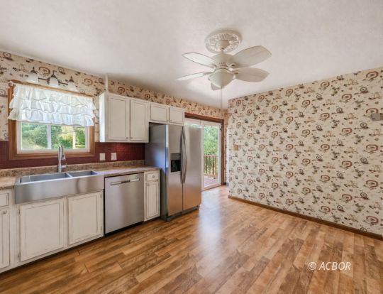 2986 Summit