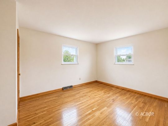 73 Rainbow Dr