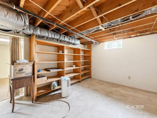 73 Rainbow Dr