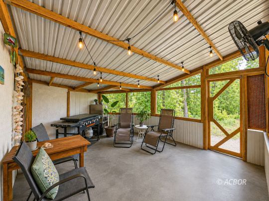 545 Peters Branch Rd