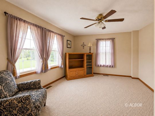 2052 Dry Ridge RD