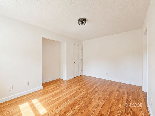 238 Carman Dr