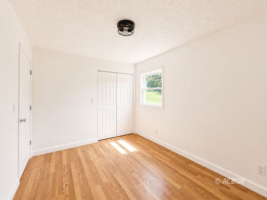 238 Carman Dr