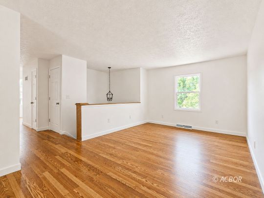 238 Carman Dr