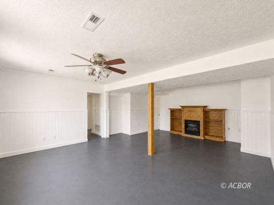238 Carman Dr